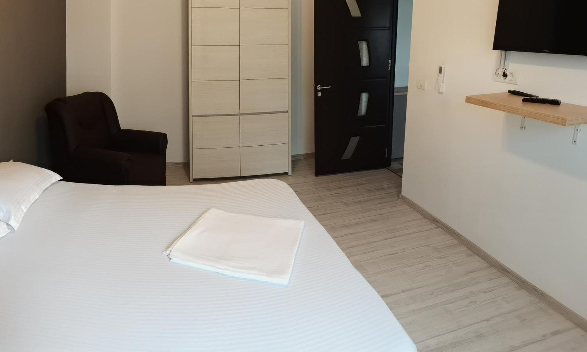Carla'S Place Ap1 オラデア エクステリア 写真